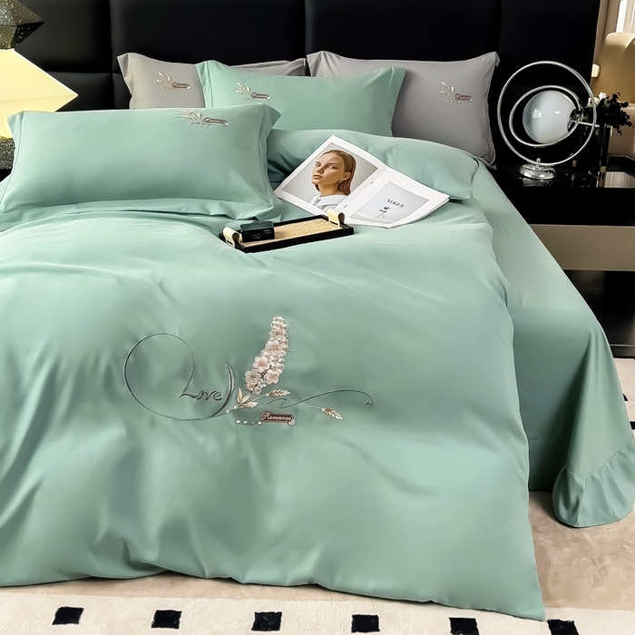 91家纺网 家纺一手货源 找家纺 曲之慕 2025新品四季款高端刺绣四件套简约可水洗轻奢纯色刺绣四件套 大麦浅绿