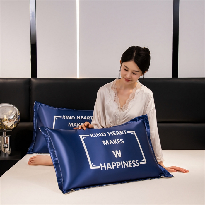 91家纺网 家纺一手货源 找家纺 梦舒羽 2025新款可水洗冰丝卡通枕套宿舍48x74cm单人凉爽枕头套 幸福时刻