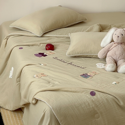 一加一 2025新款A类全棉双层纱皱皱纱毛巾绣夏被四件套（可妮兔系列） 可妮兔-绿