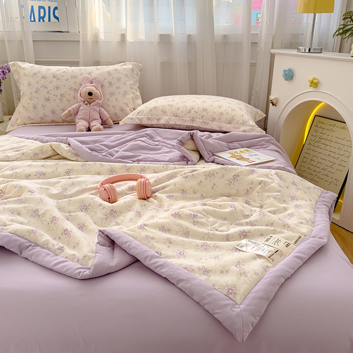 91家纺网 家纺一手货源 找家纺 芯恋家居 2025新款针织棉双层纱夏被夏被四件套 花漫里