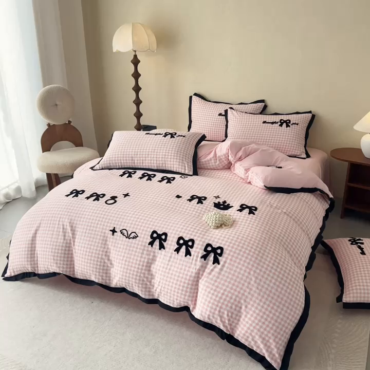 91家纺网 家纺一手货源 找家纺 米可2025新款水洗棉绣花花边款四件套 蝴蝶结-粉