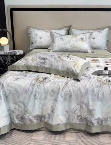 91家纺网 家纺一手货源 找家纺 笙意家纺 2025新款水洗冰丝数码印花拼角宽边夏被 春日恋