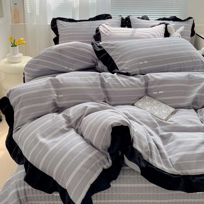 91家纺网 家纺一手货源 找家纺 富米莱（原臻工厂）2025新款A类针织双层纱赫本风床盖四件套 灰色条纹