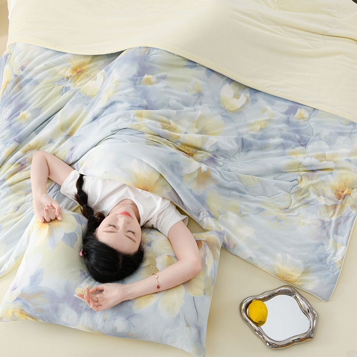 91家纺网 家纺一手货源 找家纺 圣楚 2025新款优雅凉感丝夏被 梦境