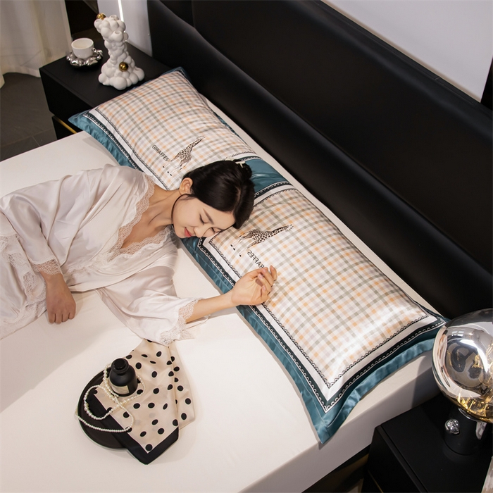 91家纺网 家纺一手货源 找家纺 梦舒羽 2025新款可水洗冰丝双人枕套凉爽情侣枕头套枕芯套 长颈鹿