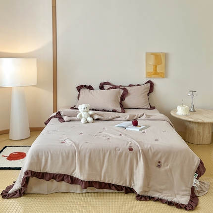 一加一 2025新款A类全棉双层皱皱纱绣花娜雅醋酯纤维夏被四件套（贝尔熊系列） 贝尔熊（咖）