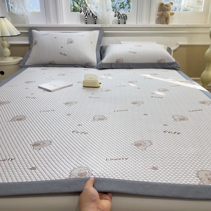 91家纺网 家纺一手货源 找家纺 （总）卡初家居（原微来） 2025新款舒睡冰豆豆抱抱龙系列席子凉席