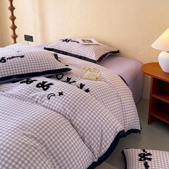 91家纺网 家纺一手货源 找家纺 米可2025新款水洗棉绣花花边款四件套 蝴蝶结-紫