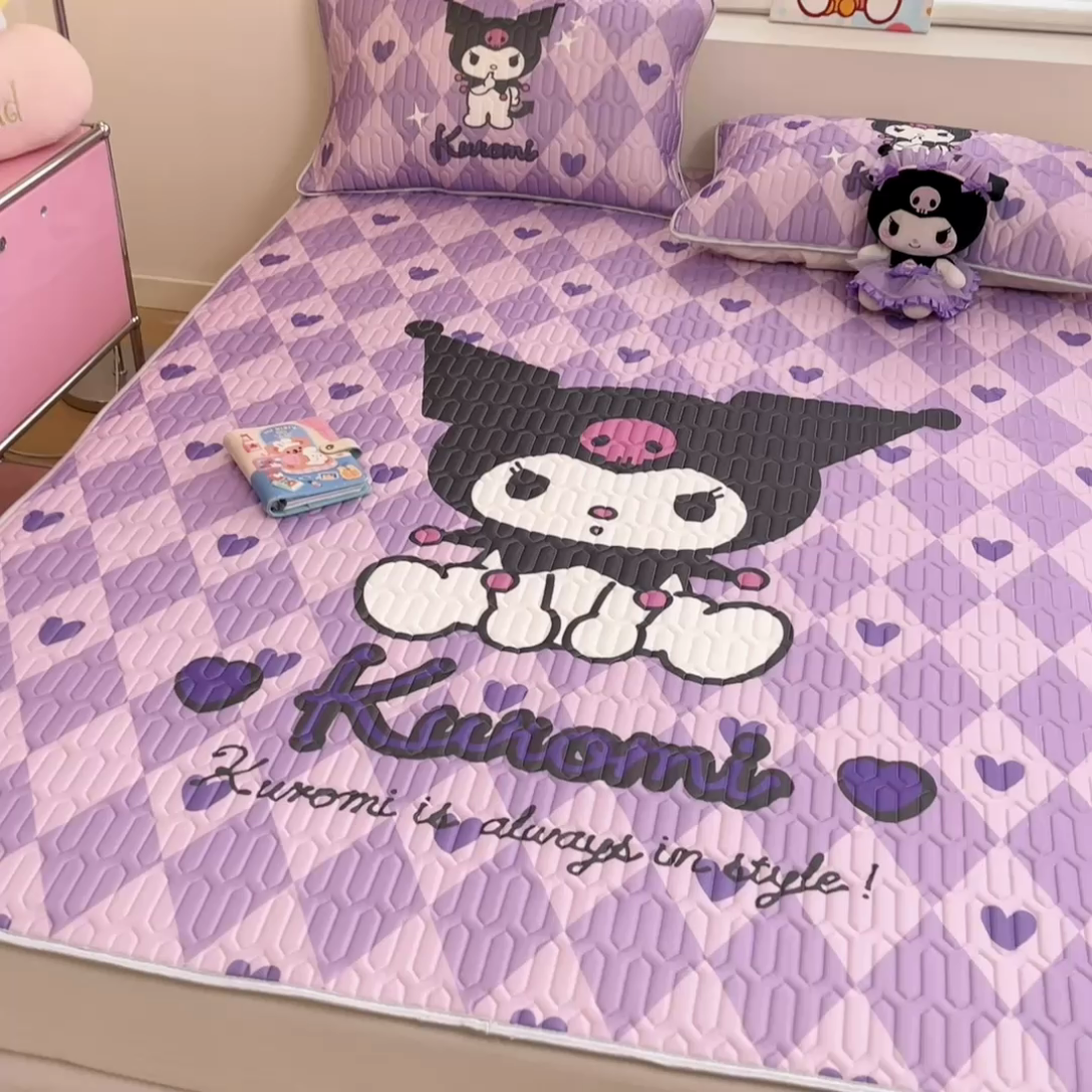 91家纺网 家纺一手货源 找家纺 金爱家 2025新款正版三丽鸥凉感乳胶凉席 桃心库洛米