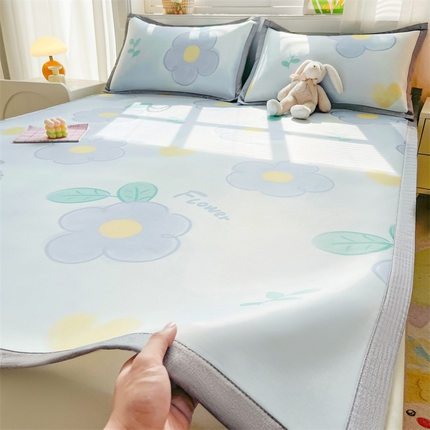 91家纺网 家纺一手货源 找家纺 （总）2025新款A类碳光冰丝印花凉席学生床席空调被夏被四件套配送买家秀