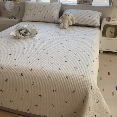 91家纺网 家纺一手货源 找家纺 慕木家纺 2025新款A类高克重四季款针织棉双层纱多功能床盖可铺可盖 蝴蝶结-米