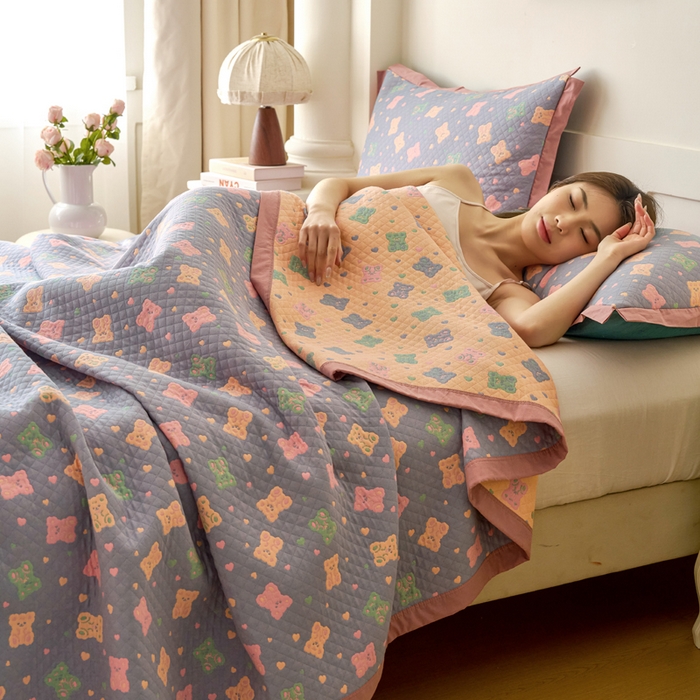 91家纺网 家纺一手货源 找家纺 棠薇家纺 2025新款全棉彩纱双层纱夏被三层纱多功能毛巾被纱布毯细纱床盖 糖豆熊