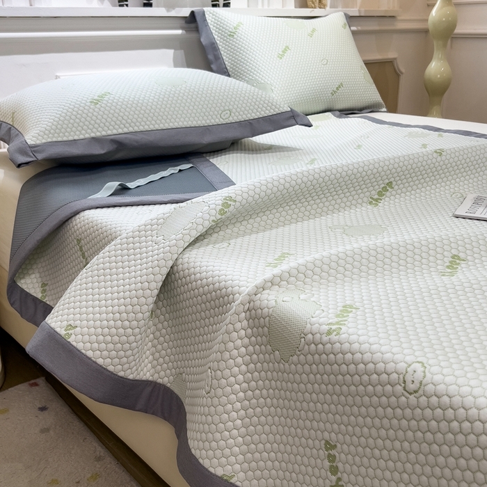 91家纺网 家纺一手货源 找家纺 卡初家居（原微来） 2025新款舒睡冰豆豆抱抱龙系列席子凉席 sheep sheep-绿（床席款）