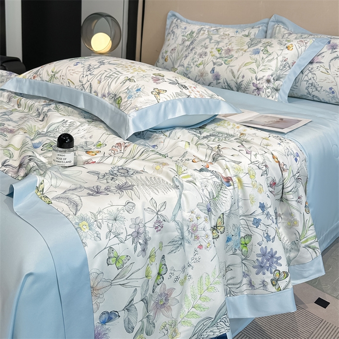 91家纺网 家纺一手货源 找家纺 笙意家纺 2025新款水洗冰丝数码印花拼角宽边夏被 七彩福蝶