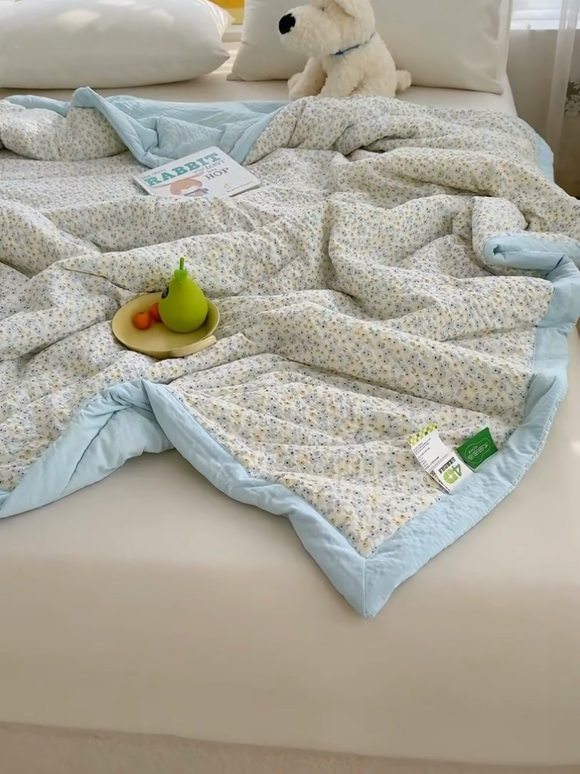 91家纺网 家纺一手货源 找家纺 2025新款A类印花泡泡纱大豆夏凉被被子被芯 花间光影