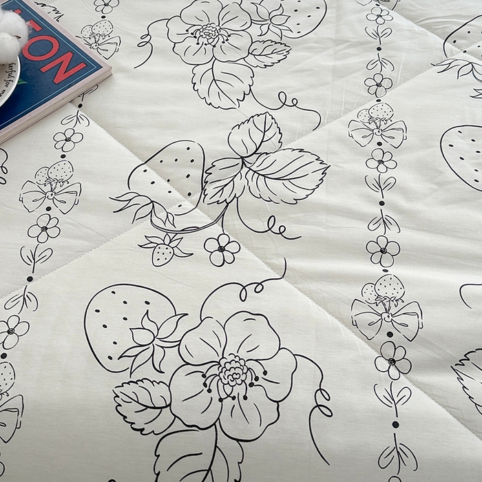 91家纺网 家纺一手货源 找家纺 欧夏家纺 2025新款里外全棉印花夏被100%新疆棉花 草莓园