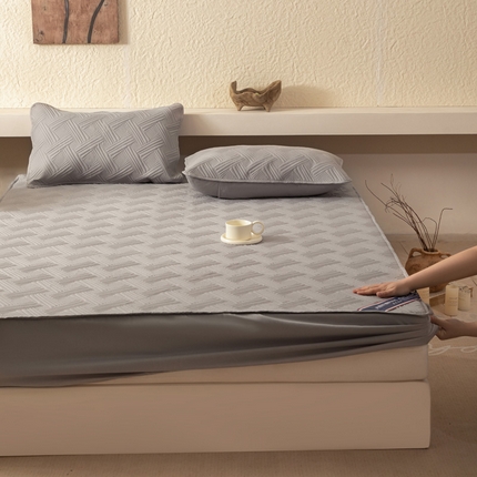 91家纺网 家纺一手货源 找家纺 莱登卡奴 2025新款A类原棉磨毛大豆夹棉床笠云纹系列 云纹-浅灰