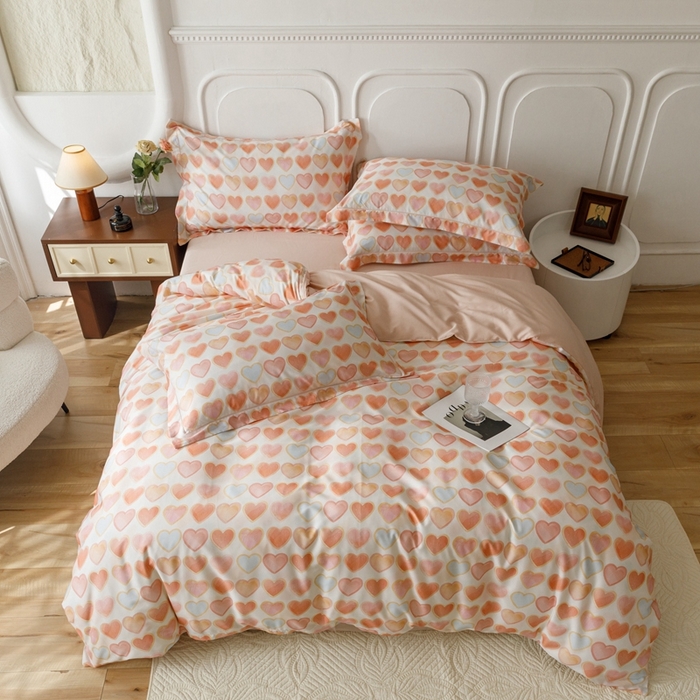 91家纺网 家纺一手货源 找家纺 金奇达2025新款【休闲午后】-轻氧水光莱赛尔四件套（标准号全网控价（折后券后）不低于258） 粉雾爱心