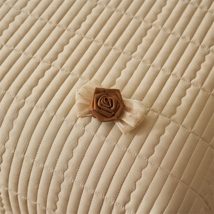 91家纺网 家纺一手货源 找家纺 恒爱家纺  2025新款莫代尔柔情似水多功能夏被床盖四件套			 			 梦幻金