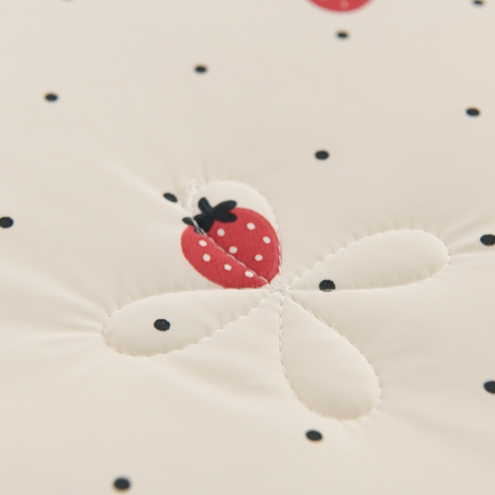 91家纺网 家纺一手货源 找家纺 圣楚 2025新款优雅凉感丝夏被 清新草莓