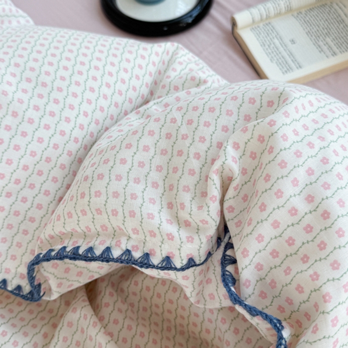 91家纺网 家纺一手货源 找家纺 金丝鸟家纺 2025新款全棉双层纱贝壳边四件套花卉系列 小花