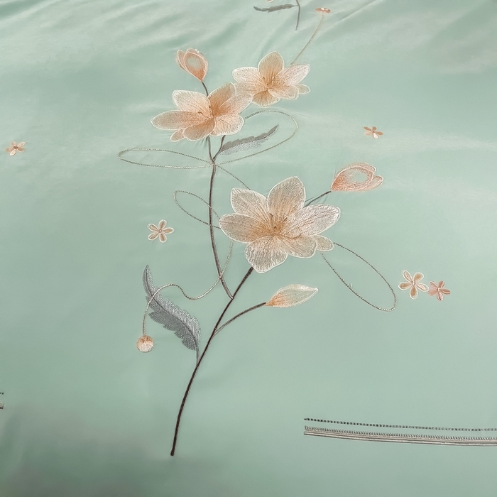 91家纺网 家纺一手货源 找家纺 曲之慕 2025新品四季款高端刺绣四件套简约可水洗轻奢纯色刺绣四件套 流光浅绿