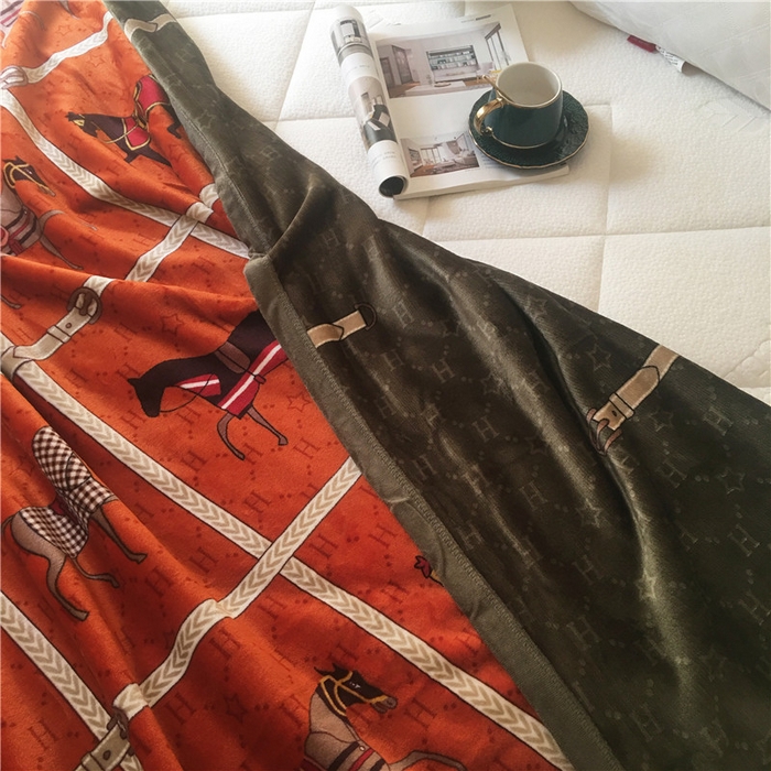 91家纺网 家纺一手货源 找家纺 卡奥2025AB版云貂绒毛毯直播爆款法莱绒休闲盖毯沙发毯午睡毯空调毯子 马车