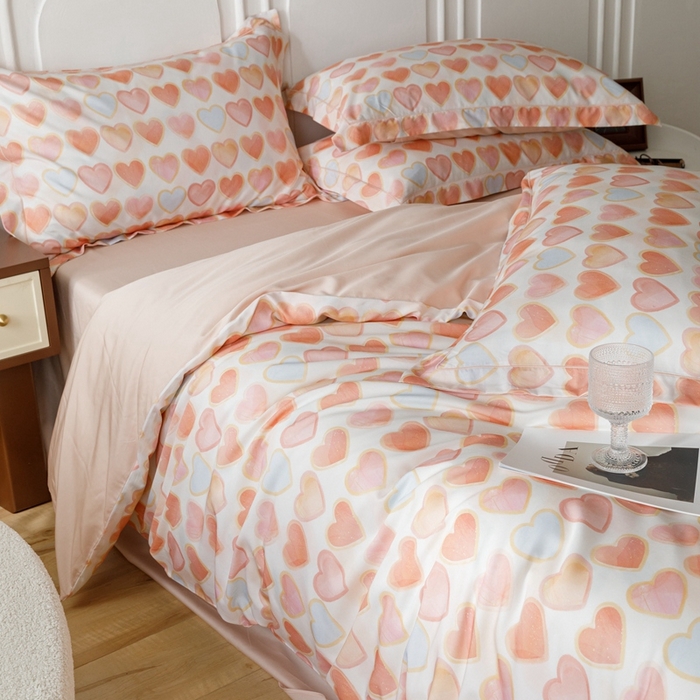 91家纺网 家纺一手货源 找家纺 金奇达2025新款【休闲午后】-轻氧水光莱赛尔四件套（标准号全网控价（折后券后）不低于258） 粉雾爱心