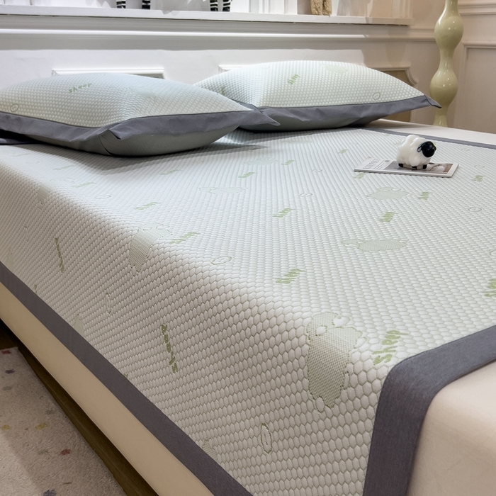 91家纺网 家纺一手货源 找家纺 卡初家居（原微来） 2025新款舒睡冰豆豆抱抱龙系列席子凉席 sheep sheep-绿（床席款）