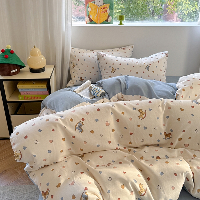 91家纺网 家纺一手货源 找家纺 2025新款全棉有氧双层纱四件套-卡通系列 梦幻木马