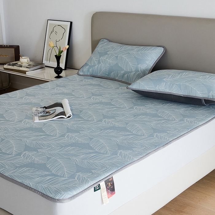 91家纺网 家纺一手货源 找家纺 千朵森 2025新款冰岛冰感丝床笠款凉席三件套-风格一 冰岛-暮夜蓝