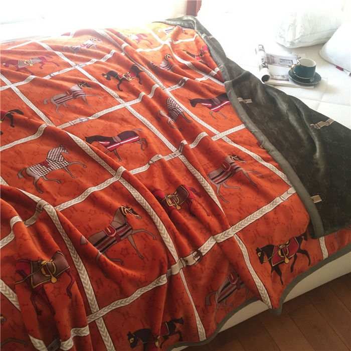 91家纺网 家纺一手货源 找家纺 卡奥2025AB版云貂绒毛毯直播爆款法莱绒休闲盖毯沙发毯午睡毯空调毯子 马车