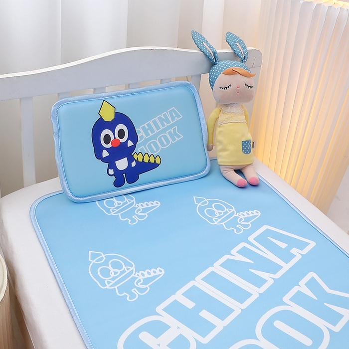 91家纺网 家纺一手货源 找家纺 八零年代 2025新品云柔牛奶丝儿童凉席套件恐龙王子