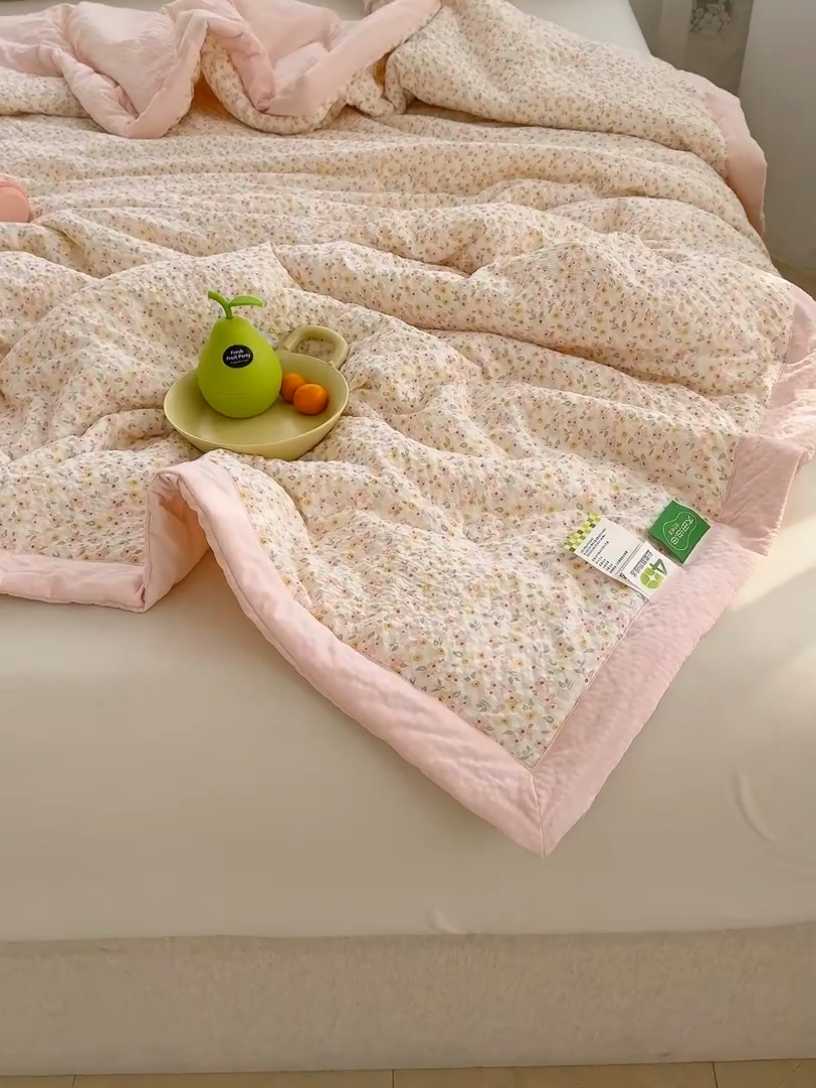 91家纺网 家纺一手货源 找家纺 2025新款A类印花泡泡纱大豆夏凉被被子被芯 花韵