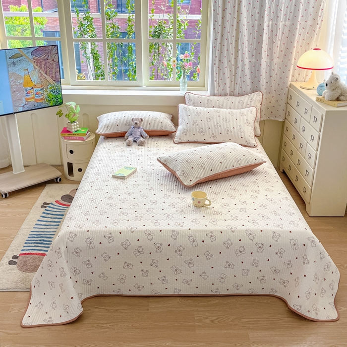 91家纺网 家纺一手货源 找家纺 857家居 2025新款针织双层纱床盖三件套 顽皮小熊