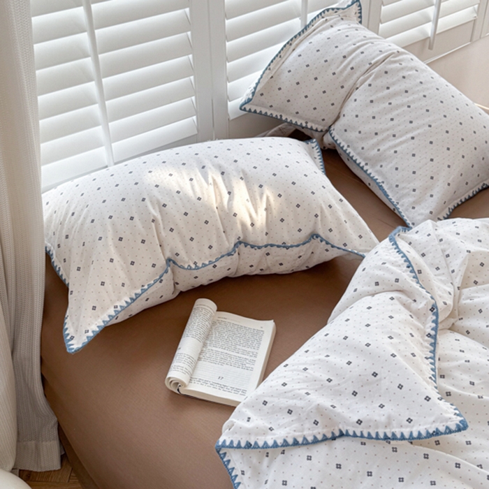 91家纺网 家纺一手货源 找家纺 金丝鸟家纺 2025新款全棉双层纱贝壳边四件套花卉系列 四叶纹