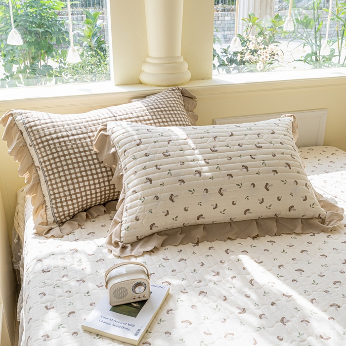 91家纺网 家纺一手货源 找家纺 珍爱家纺 2025新款A类针织棉双层纱夹棉床盖床裙花边单件三件四件套蘑菇