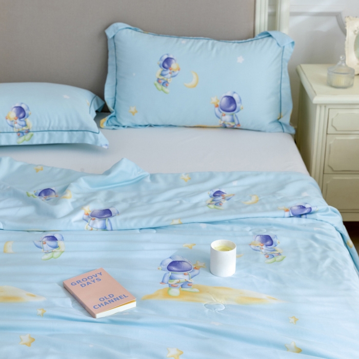 91家纺网 家纺一手货源 找家纺 棉生活家纺 2025新款春夏莫代尔天丝夏被 太空遨游绿