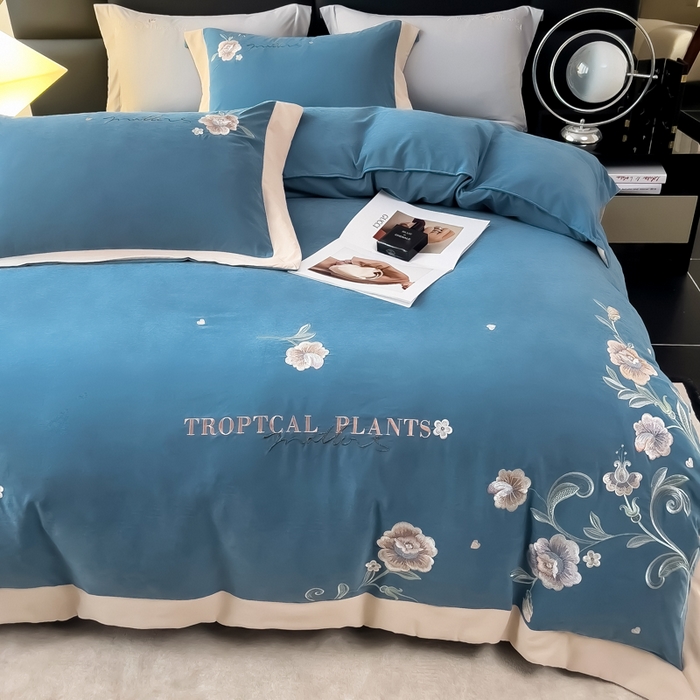 91家纺网 家纺一手货源 找家纺 （总）曲之慕 2025新品四季款高端刺绣四件套简约可水洗轻奢纯色刺绣四件套--馨花漫舞