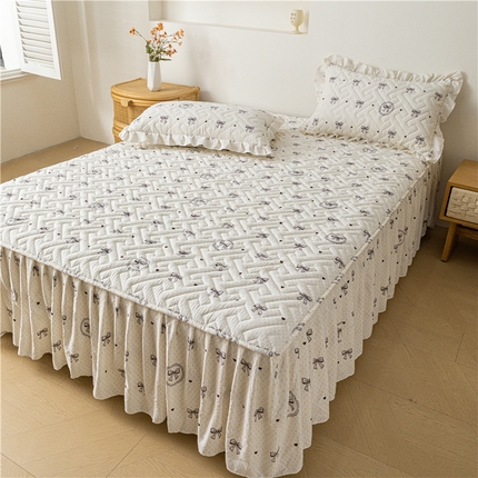 91家纺网 家纺一手货源 找家纺 （总）屹成家纺 2025新款水洗泡泡棉床裙三件套