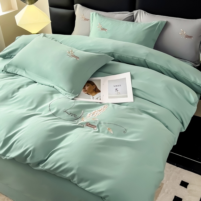 91家纺网 家纺一手货源 找家纺 曲之慕 2025新品四季款高端刺绣四件套简约可水洗轻奢纯色刺绣四件套 大麦浅绿