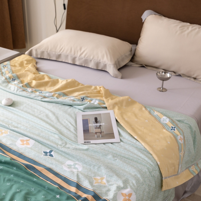 91家纺网 家纺一手货源 找家纺 棉生活家纺 2025新款春夏莫代尔天丝夏被 戴斯绿