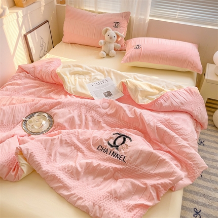 91家纺网 家纺一手货源 找家纺 （总）灰鲸 2025新款泡泡纱艾丽莎刺绣夏被四件套系列