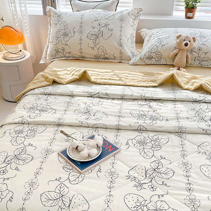 91家纺网 家纺一手货源 找家纺 欧夏家纺 2025新款里外全棉印花夏被100%新疆棉花 草莓园