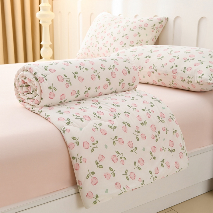 91家纺网 家纺一手货源 找家纺 圣楚 2025新款优雅凉感丝夏被 迷恋