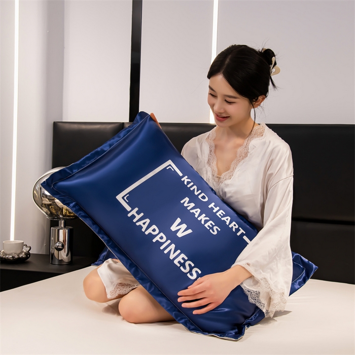 91家纺网 家纺一手货源 找家纺 梦舒羽 2025新款可水洗冰丝卡通枕套宿舍48x74cm单人凉爽枕头套 幸福时刻