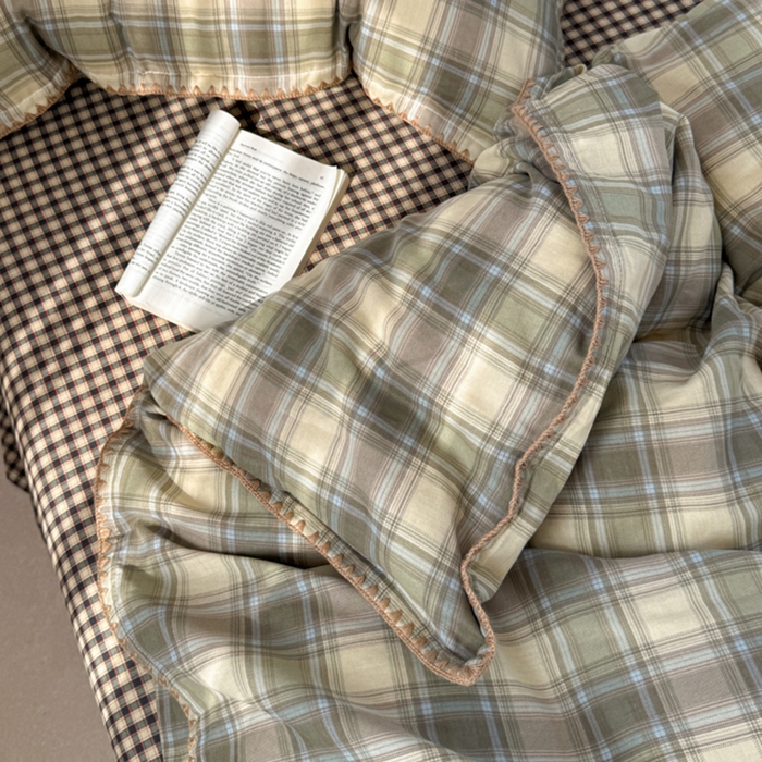 91家纺网 家纺一手货源 找家纺 金丝鸟家纺 2025新款全棉双层纱贝壳边四件套格子系列 轨迹绿格