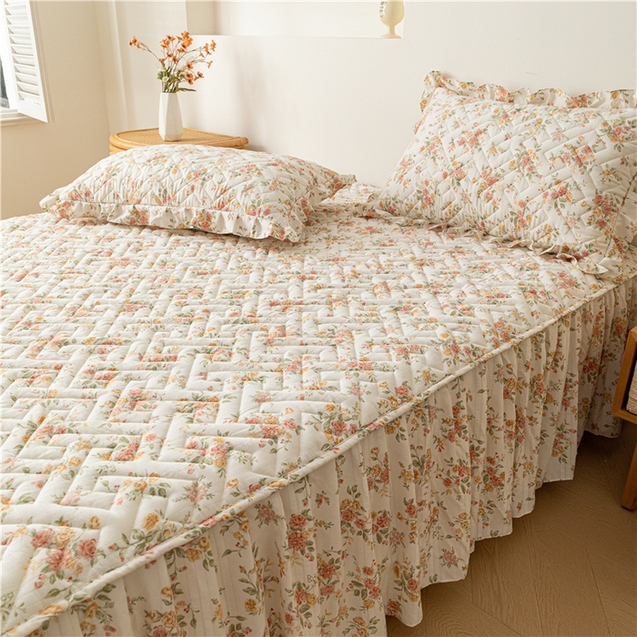 91家纺网 家纺一手货源 找家纺 屹成家纺 2025新款水洗泡泡棉床裙 繁花似锦