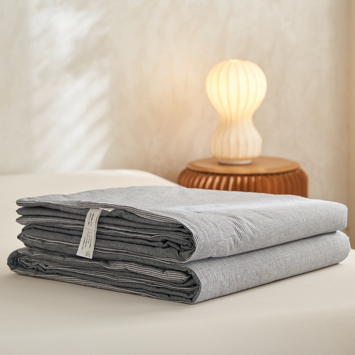 91家纺网 家纺一手货源 找家纺 千朵森 2025新款A类全棉色织水洗棉夏被被子被芯 牛仔蓝细条纹