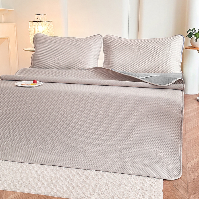 91家纺网 家纺一手货源 找家纺 好艺佳毛毯 2025新款3D凉豆豆凉席凉感软席空调席三件套单件学生宿舍 凉豆豆-焦糖咖